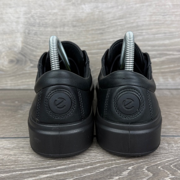 Ecco Flexure T-Cap Women’s Sz 8/EU 39 Black Leather Low Top Lace Up Sneakers - Picture 4 of 10